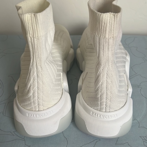 BALENCIAGA SPEED 2.0 CLEAR SOLE RECYCLED KNIT SNEAKER - Picture 4 of 12